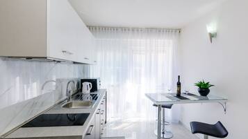 Estúdio (Apartment Lea - Studio Apartment) | Cozinha privada | Geladeira
