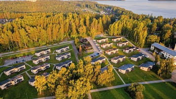 Paritalo, 2 makuuhuonetta, sauna, lisärakennuksessa | Silitysrauta/-lauta, vuodevaatteet