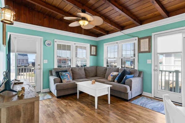 Téléviseur, lecteur de DVD, livres, services de diffusion en continu