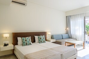 Standard Studio (Triple)