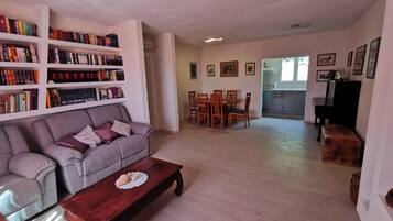 Appartement (Two-Bedroom Apartment with Sea View) | Intérieur