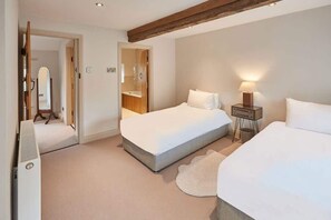 3 soverom, strykejern/-brett, wi-fi (inkludert) og sengetøy