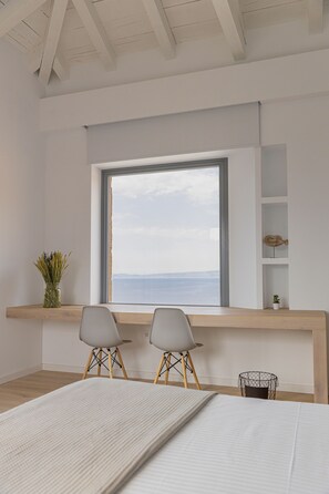 Premium bedding, in-room safe, desk, soundproofing - Villa Nupadi (West Mani)