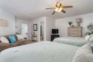 2 habitaciones, tabla de planchar con plancha, internet y ropa de cama