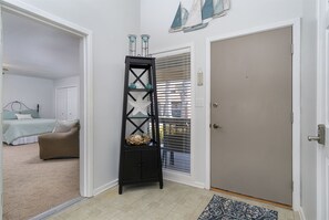 2 bedrooms, iron/ironing board, Internet, bed sheets