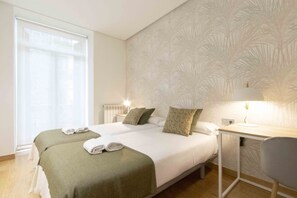 3 bedrooms, free WiFi, bed sheets - Legazpi | The Rentals Collection (San Sebastián)