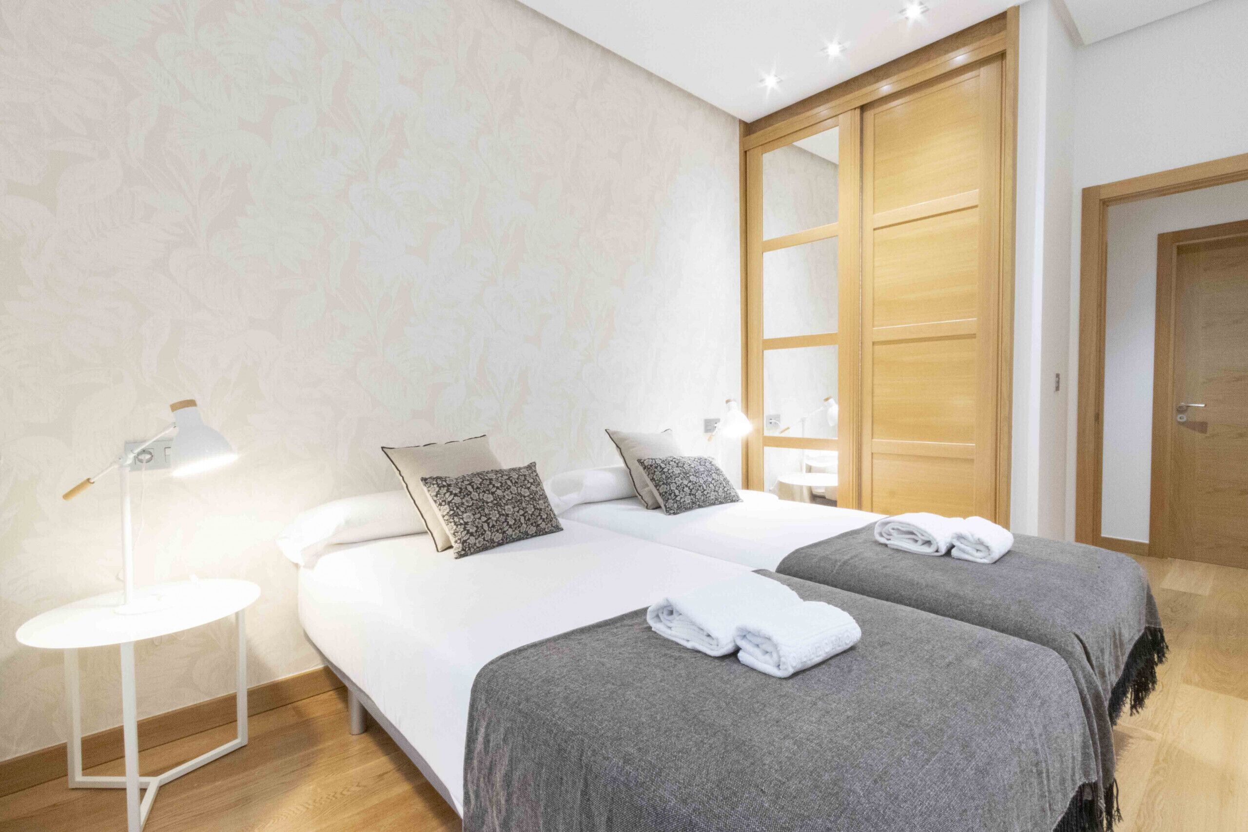 3 多间卧室、免费 WiFi、床单