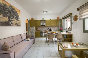 TV - Dora II Studio - Studio Apartment, Sleeps 3 (Gaios)