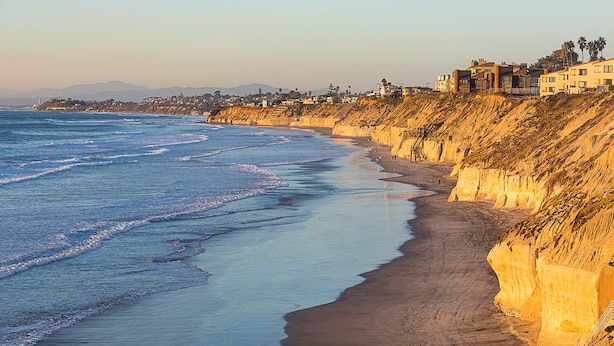 On the beach - Oceanfront | Hot Tub | Heated Pool | Beach Access (Solana Beach)
