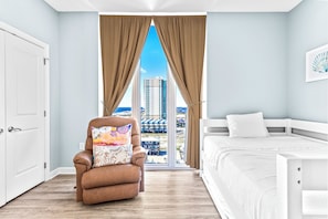 3 bedrooms, iron/ironing board, Internet, bed sheets