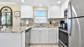 Fridge, microwave, oven, stovetop - Treasure Island Beachfront-Top Floor Corner Unit SB 608 Great Views! (Treasure Island)