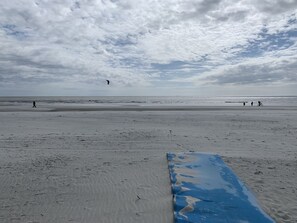 Plage à proximité, chaises longues