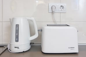Apartment (One Bedroom Apartment with Terrace) | Private kitchen | Fridge