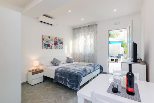 Studio (Studio Apartment with Terrace) | 1 slaapkamer