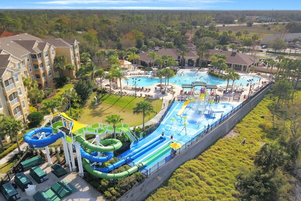 Alberca techada y alberca climatizada