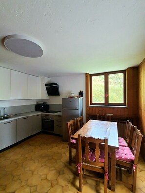 Comfort-Apartment | Eigene Küche | Wasserkocher mit Kaffee-/Teezubehör, Kochgeschirr/Geschirr/Besteck