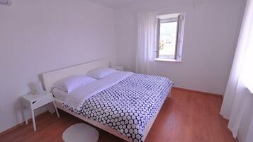 2 sovrum, strykjÀrn/strykbrÀda, wi-fi och sÀngklÀder