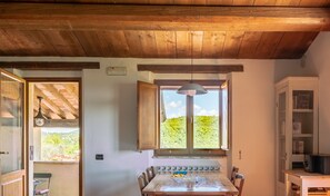 Lägenhet | Eget kök | Kylskåp, mikrovågsugn, ugn och spishäll