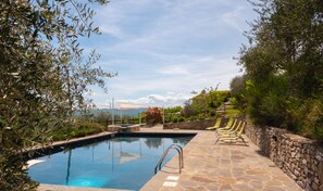 Apartment | Pool | Outdoor pool - Relaxing Hillside Family Accommodation With Pool (Perugia)
