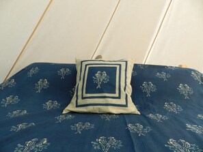 Ferienhütte, 1 Queen-Bett | 1 Schlafzimmer, Bügeleisen/Bügelbrett, kostenloses WLAN, Bettwäsche