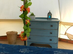 Cabin, 1 Queen Bed - Cosy 5m Bell Tent Glamping in Rural Herefordshire (Hereford)