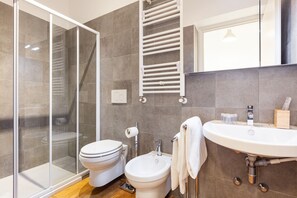 Apartment | Bathroom