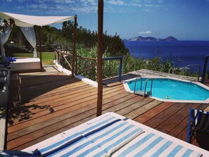 مغطس سبا خارجي