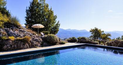 La Fattoria Farmhouse with La Stalla Apartment (Sleeps 14, 7 Bedrooms)