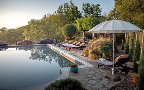 La Fattoria Farmhouse with La Stalla Apartment  (Sleeps 14, 7 Bedrooms)