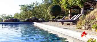 Farm house (Sleeps 10, 5 Bedrooms)