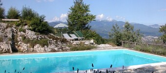 Farm house (Sleeps 10, 5 Bedrooms)