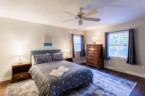 3 habitaciones, tabla de planchar con plancha, wifi y ropa de cama 
