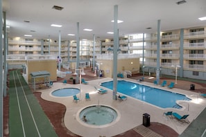 Sisäuima-allas, ulkouima-allas