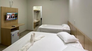 Minibar, bàn, truy cập Internet không dây miễn phí, bộ trải giường 