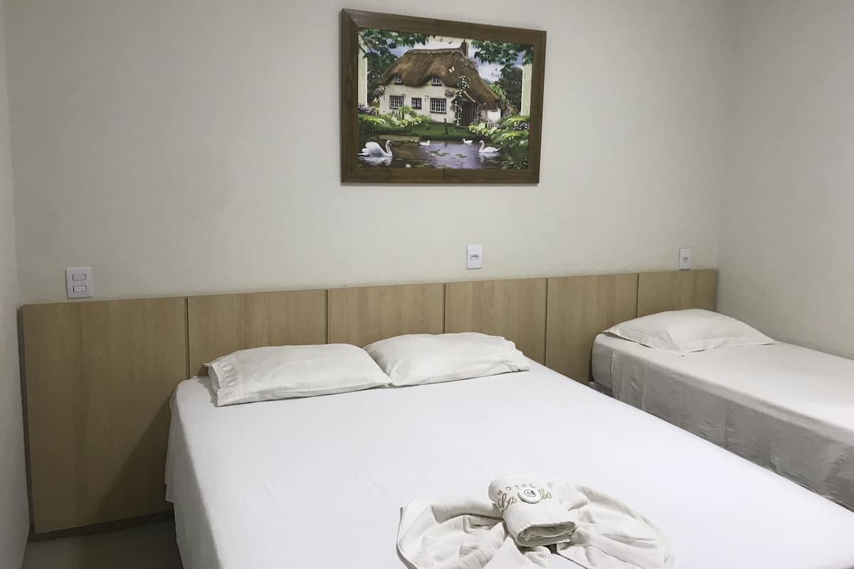 Comfort kamer | Een minibar, een bureau, gratis wifi, beddengoed