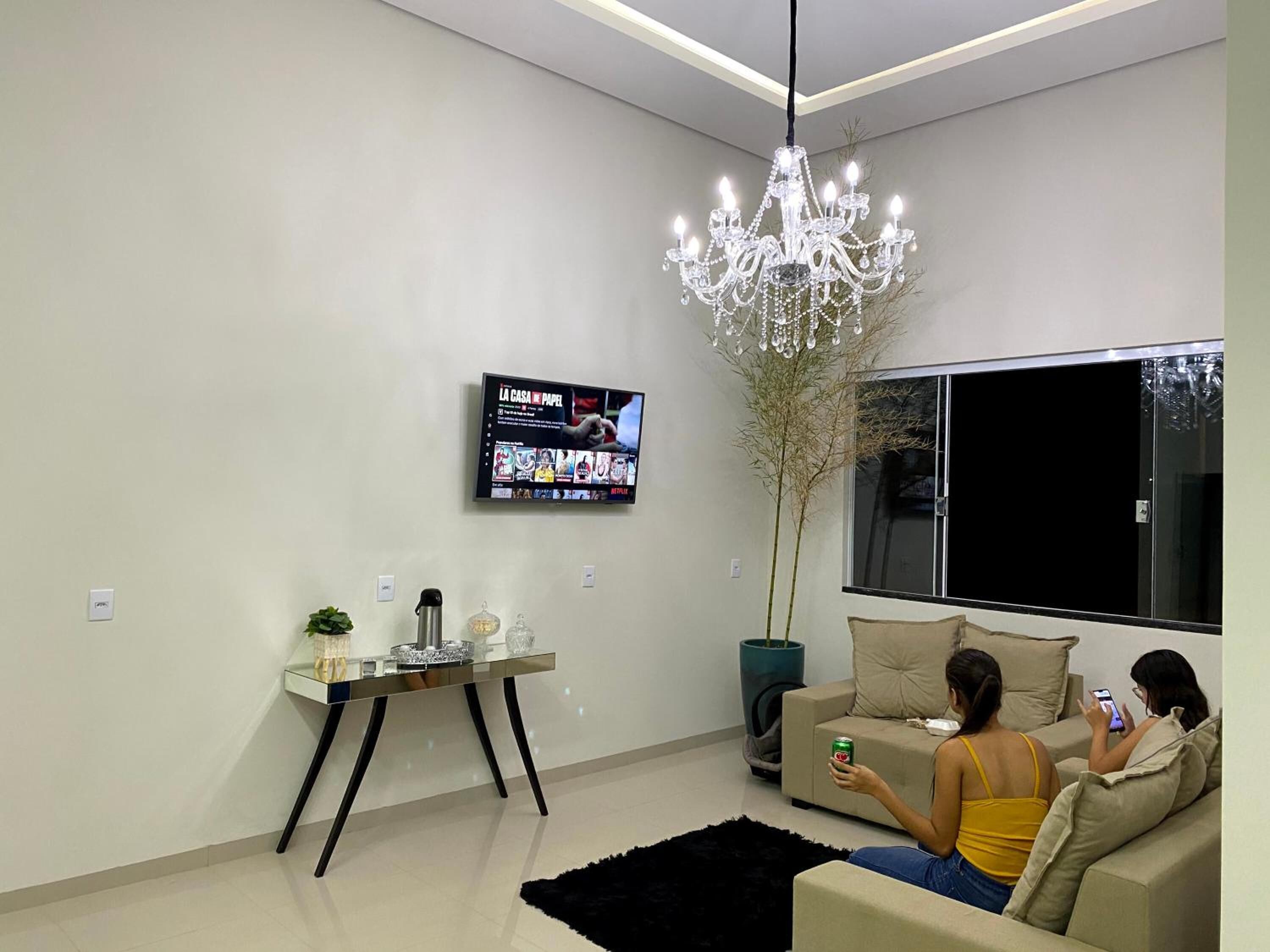 Smart TV 32-inch có truyền hình kỹ thuật số, TV, Netflix 