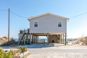 Unclassified image, 4 of 21, button - Blue Tortoise - Awesome Oceanfront Deck!  Dog Friendly! (North Topsail Beach)