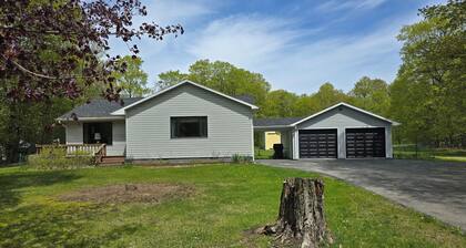 Drummond Island Hotel & Vacation Homes - Inland Retreat