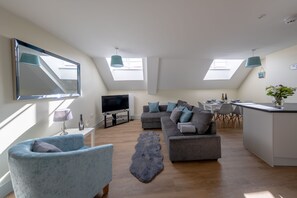 Living area - Apartment 8 Isabella House Hereford (Hereford)