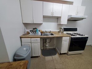 Private kitchen - Affordable Vacation home at Baltimore 1 (Baltimore)