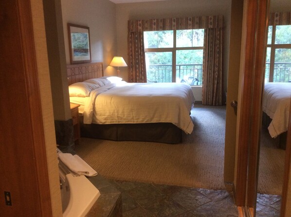 2 bedrooms, WiFi, bed sheets, wheelchair access
