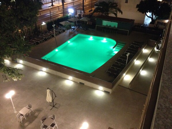Piscina externa sazonal