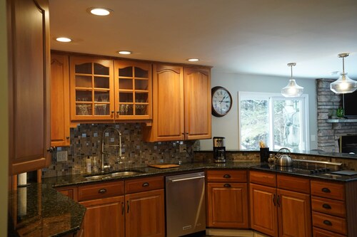 Tranquil 2-bedroom house with AC in Cornwallville nestled on 23 acres