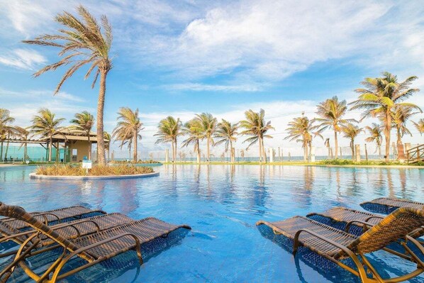 حمّام سباحة خارجي