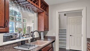Interior - Spacious and Luxurious 4BR Cottage (WITH X2 DOUBLE BEDS IN EACH BEDROOM) Located on Pinehurst National No. 9 (Pinehurst)
