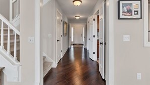 Interior - Spacious and Luxurious 4BR Cottage (WITH X2 DOUBLE BEDS IN EACH BEDROOM) Located on Pinehurst National No. 9 (Pinehurst)