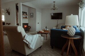 تلفزيون ذكي، مدفأة، تنس طاولة