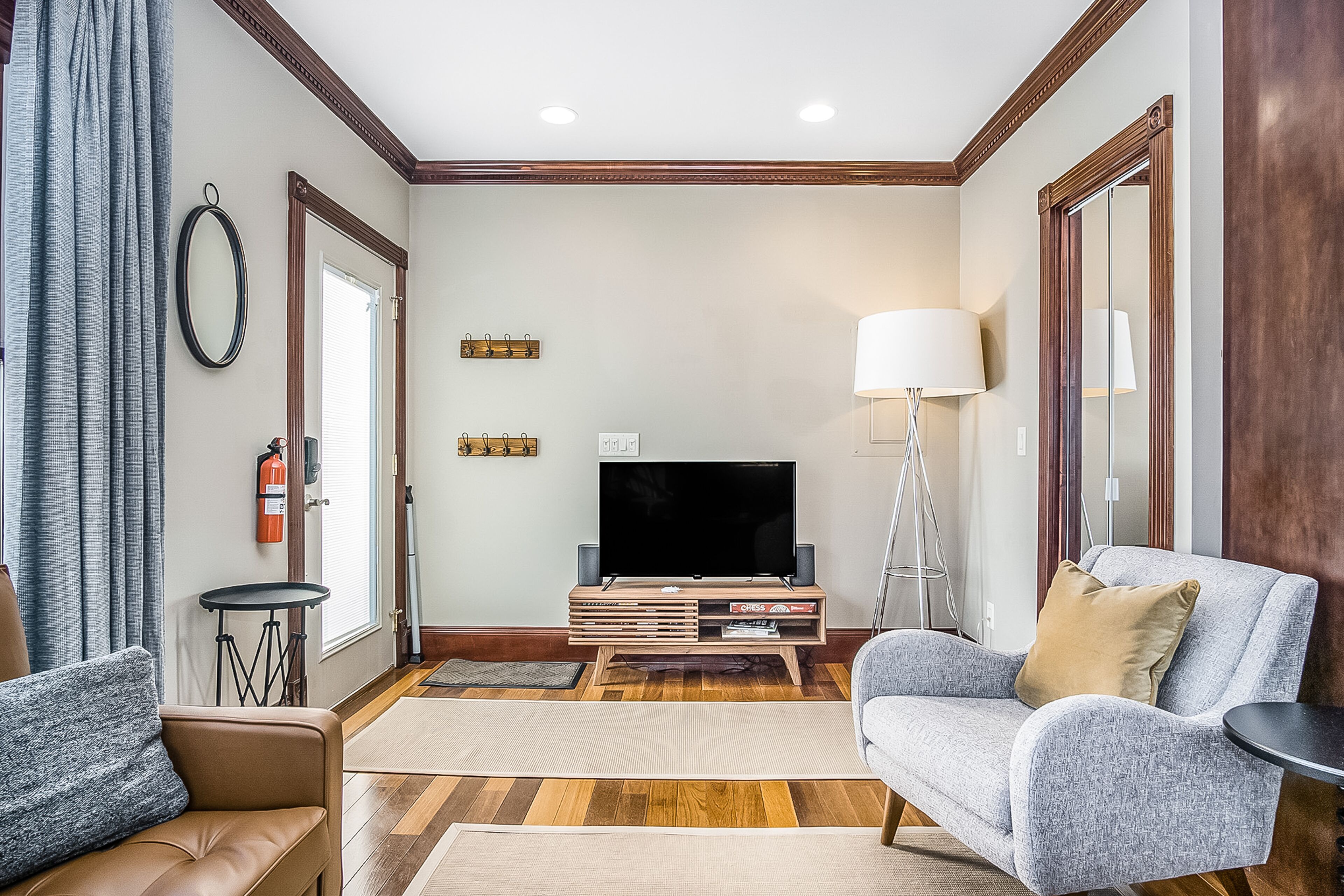 Second Floor Condo with High-Speed WiFi, Central AC, and Private Washer/Dryer