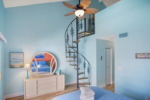 4 bedrooms, desk, iron/ironing board, travel cot