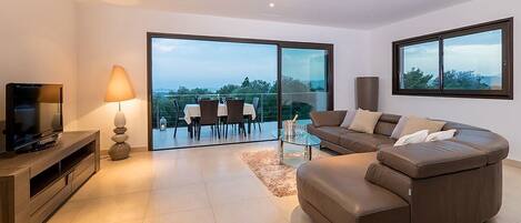 Smart TV, DVD player